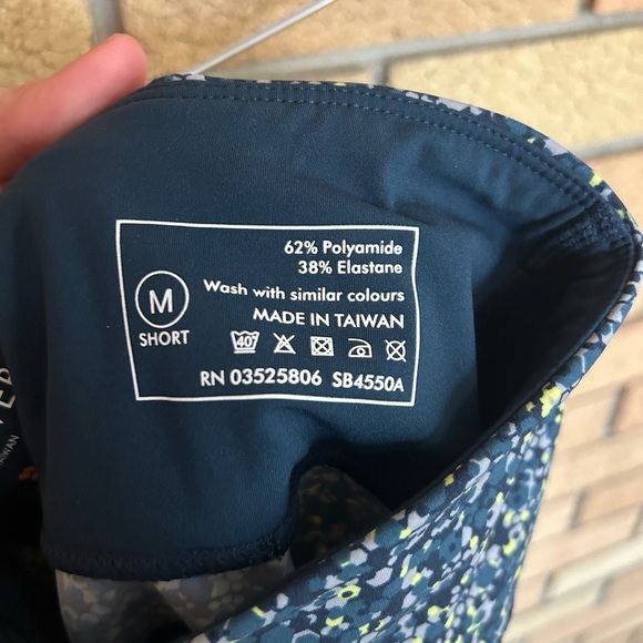 Sweaty Betty Power Leggings in Blue Hexagon 26.5” Size Medium Short - Picture 5 of 6